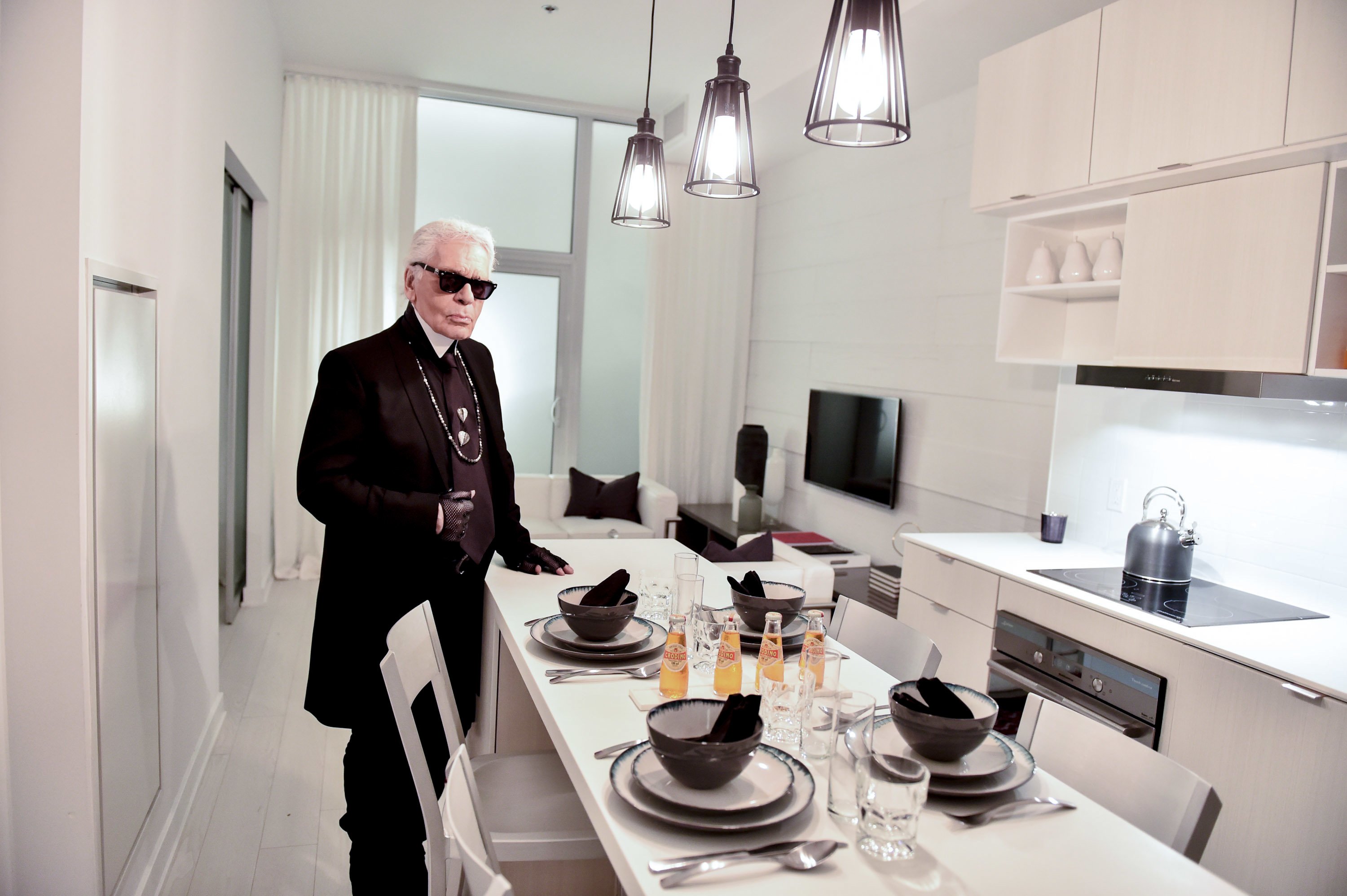 Karl Lagerfeld in model suite_photo by George Pimentel