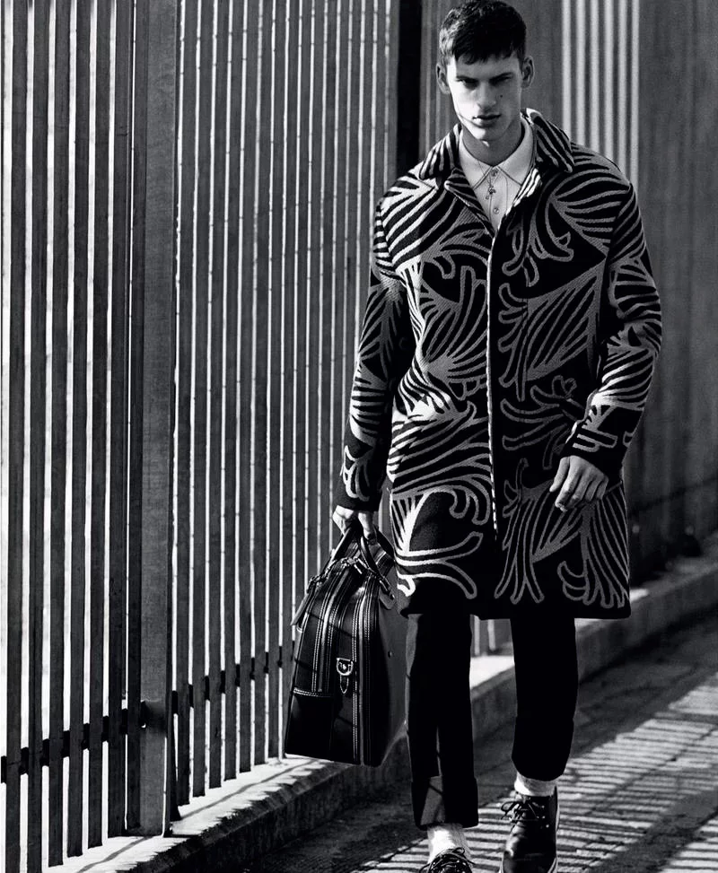 Louis-Vuitton-FW15-Campaign_fy1